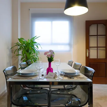 霍纳什勒斯伯爵旅游公寓酒店 *